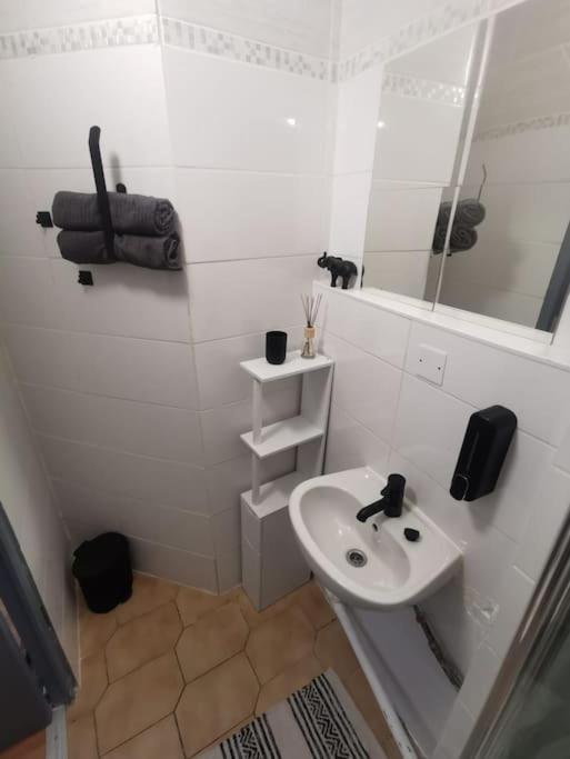 Logement Cosy Pour 4, Wifi, Centre Ville Montpellier Exterior foto